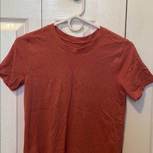 Lulu lemon short sleeved shirt